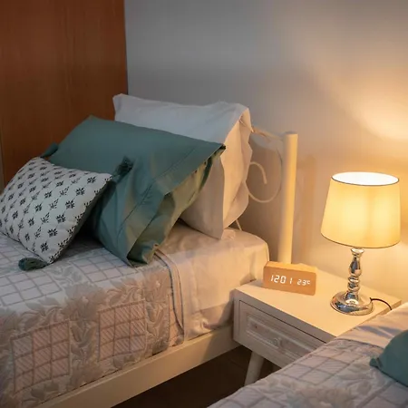 Cloe Corfu Airport * Anemomylos